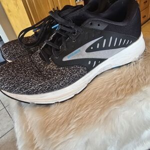 Brooks Range 2 Black and Gray Running Shoes Sz 10